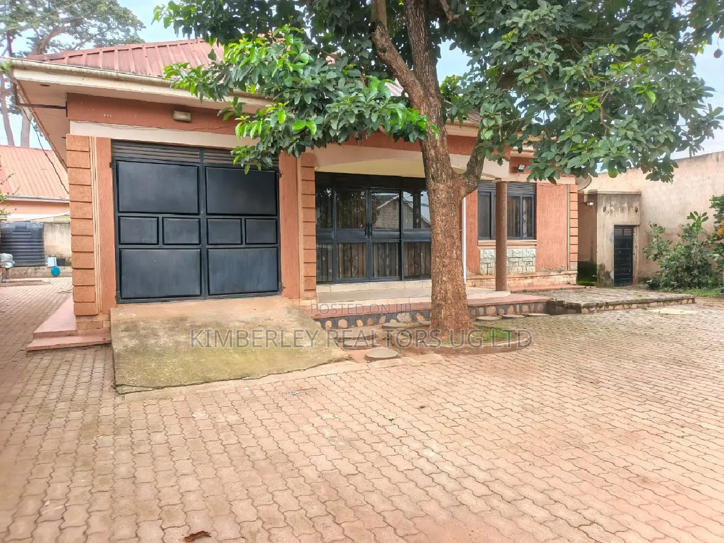 3bdrm House in Kira for sale