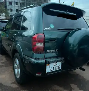 Toyota RAV4 2005 Green