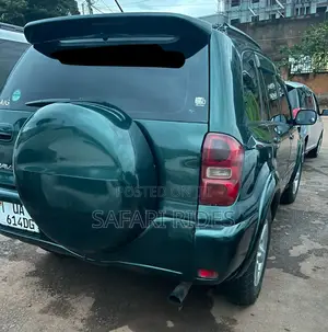 Toyota RAV4 2005 Green