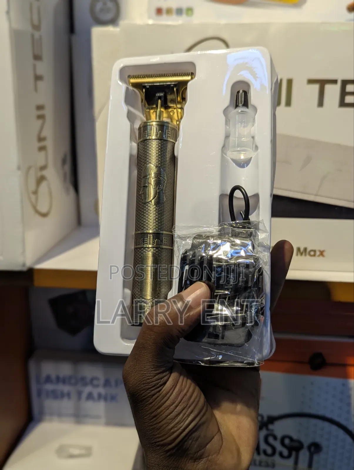 Hair Clipper Akova | Rechargeable | Multiple Cutting Combs Set