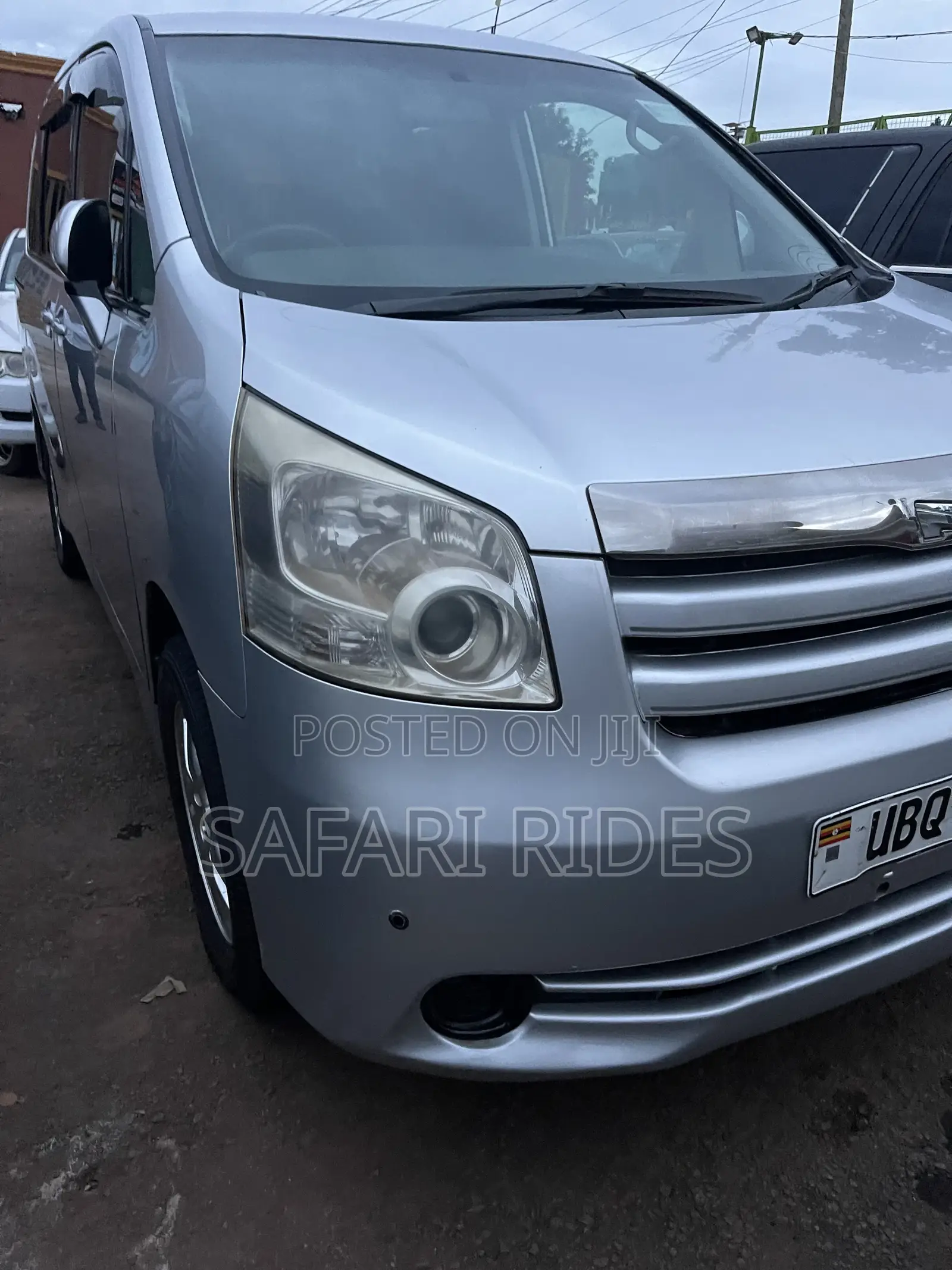 Toyota Noah 2009 Silver