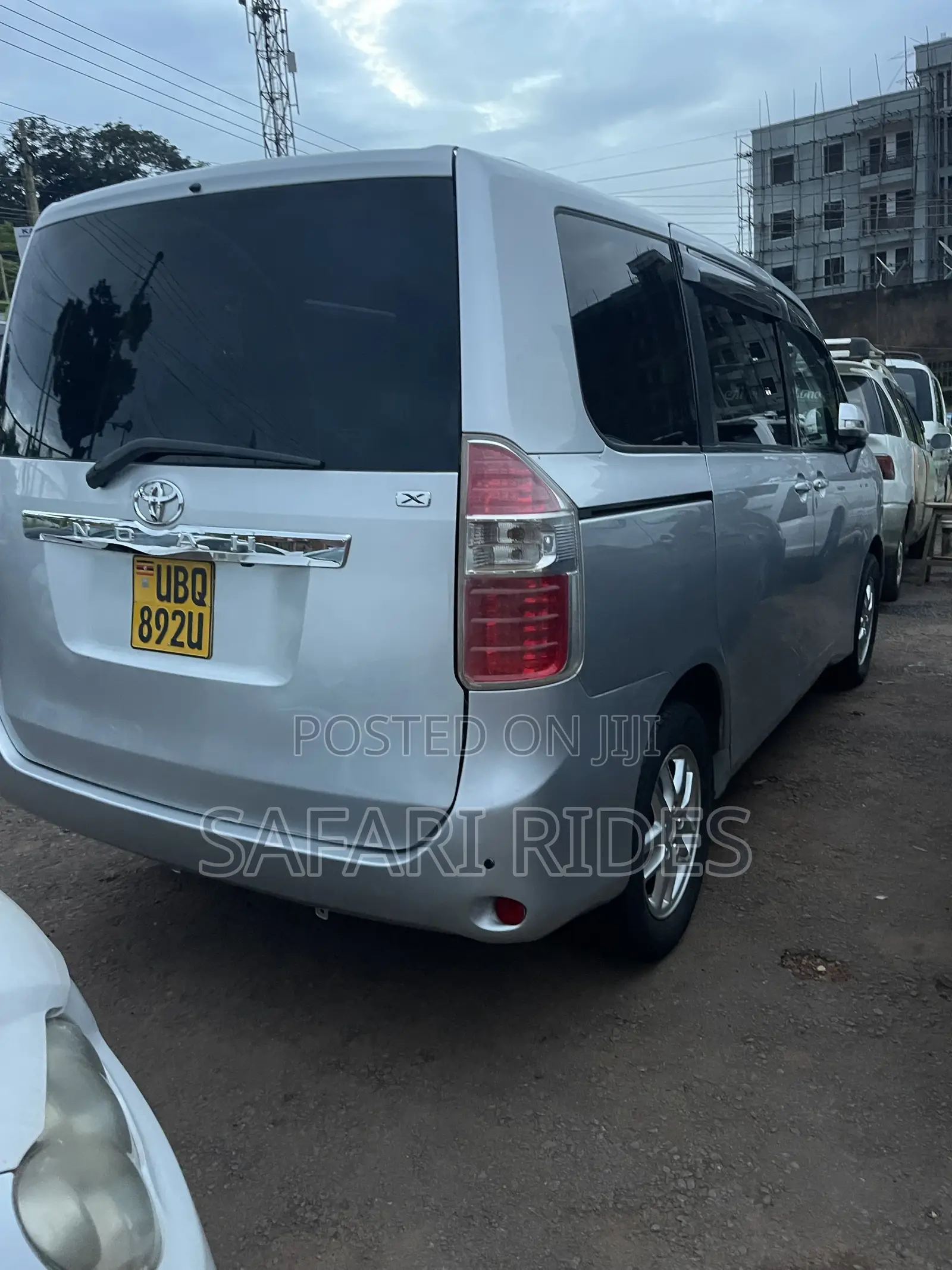 Toyota Noah 2009 Silver