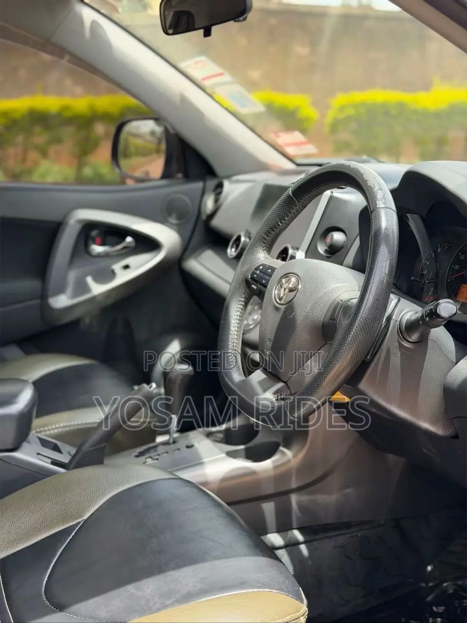 Toyota Vanguard 2012 Black