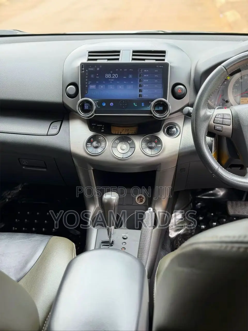 Toyota Vanguard 2012 Black