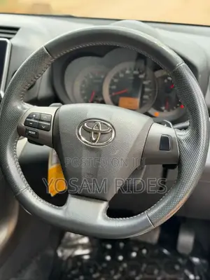 Toyota Vanguard 2012 Black