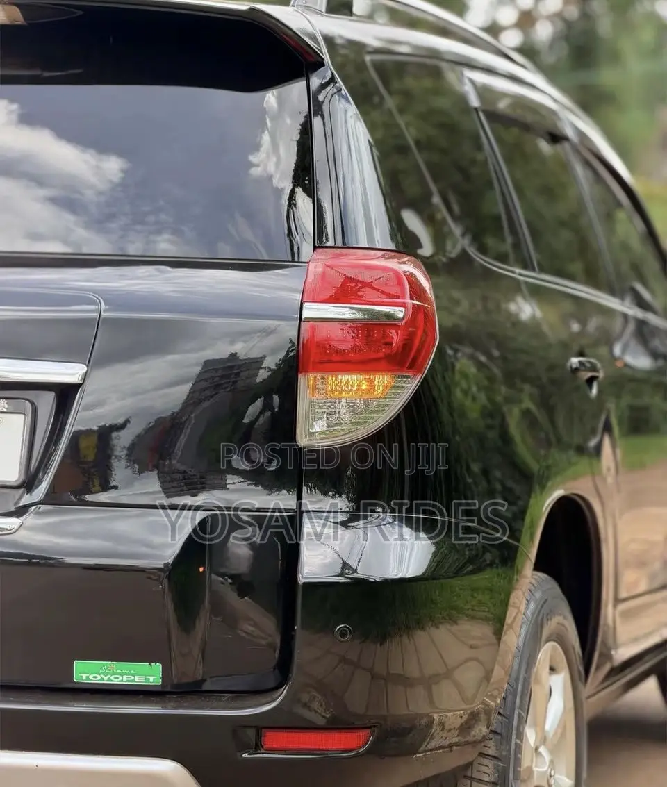 Toyota Vanguard 2012 Black