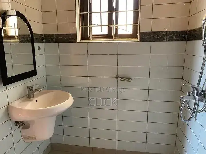 3bdrm Apartment in Bunga, Makindye for rent