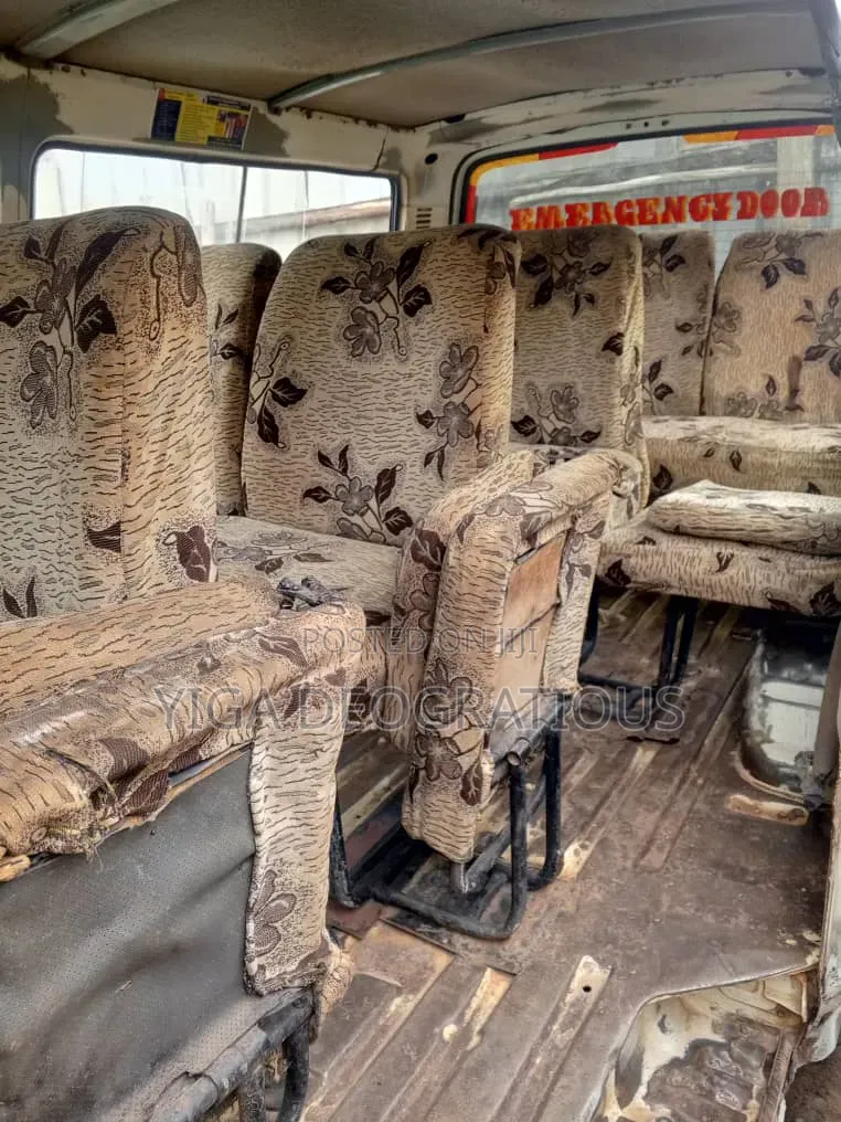 Toyota Grand HiAce 2005 White