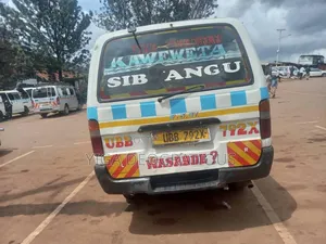 Toyota Grand HiAce 2005 White
