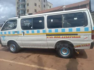 Toyota Grand HiAce 2005 White