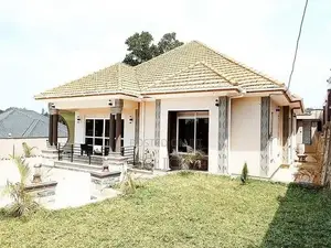 3bdrm House in Muyenga, Makindye for rent