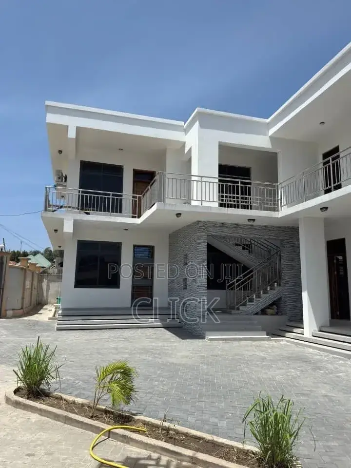 3bdrm Apartment in Bunga, Makindye for rent
