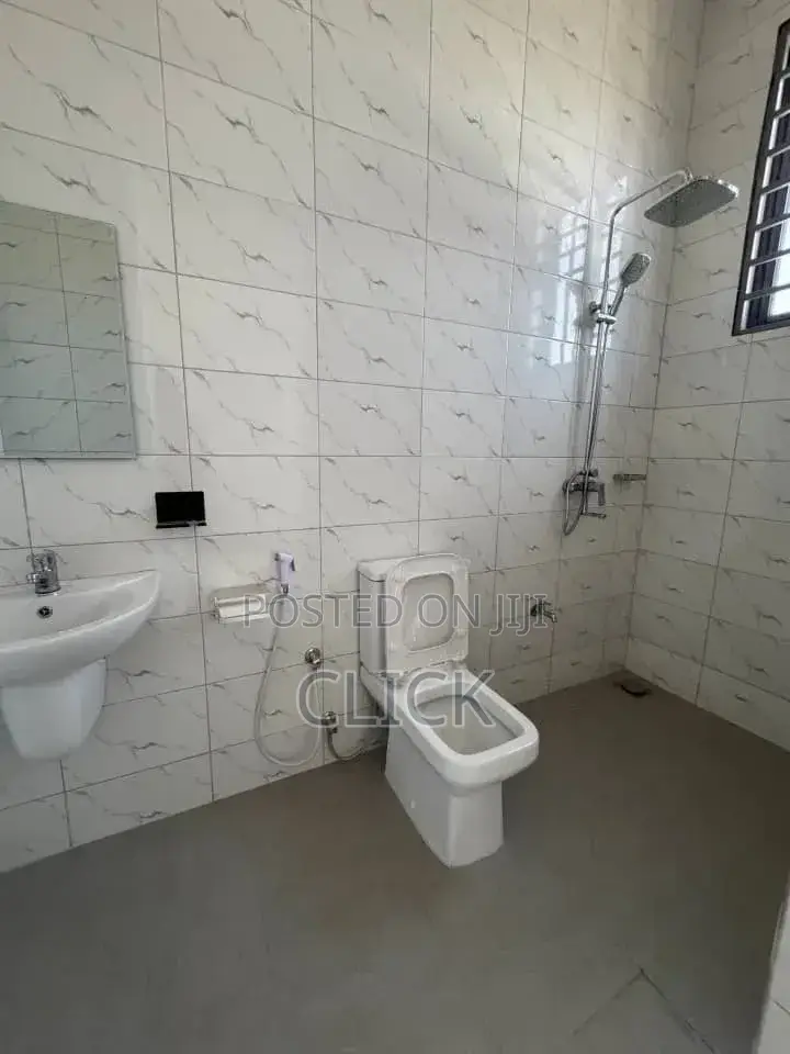 3bdrm Apartment in Bunga, Makindye for rent