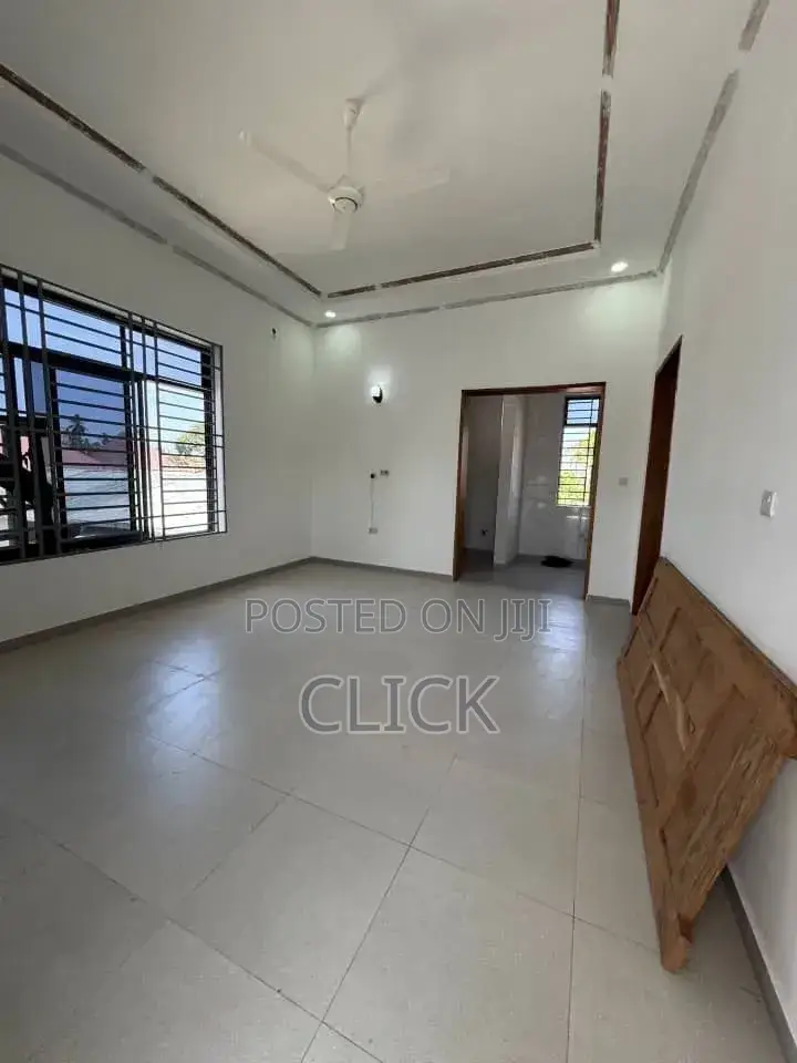 3bdrm Apartment in Bunga, Makindye for rent