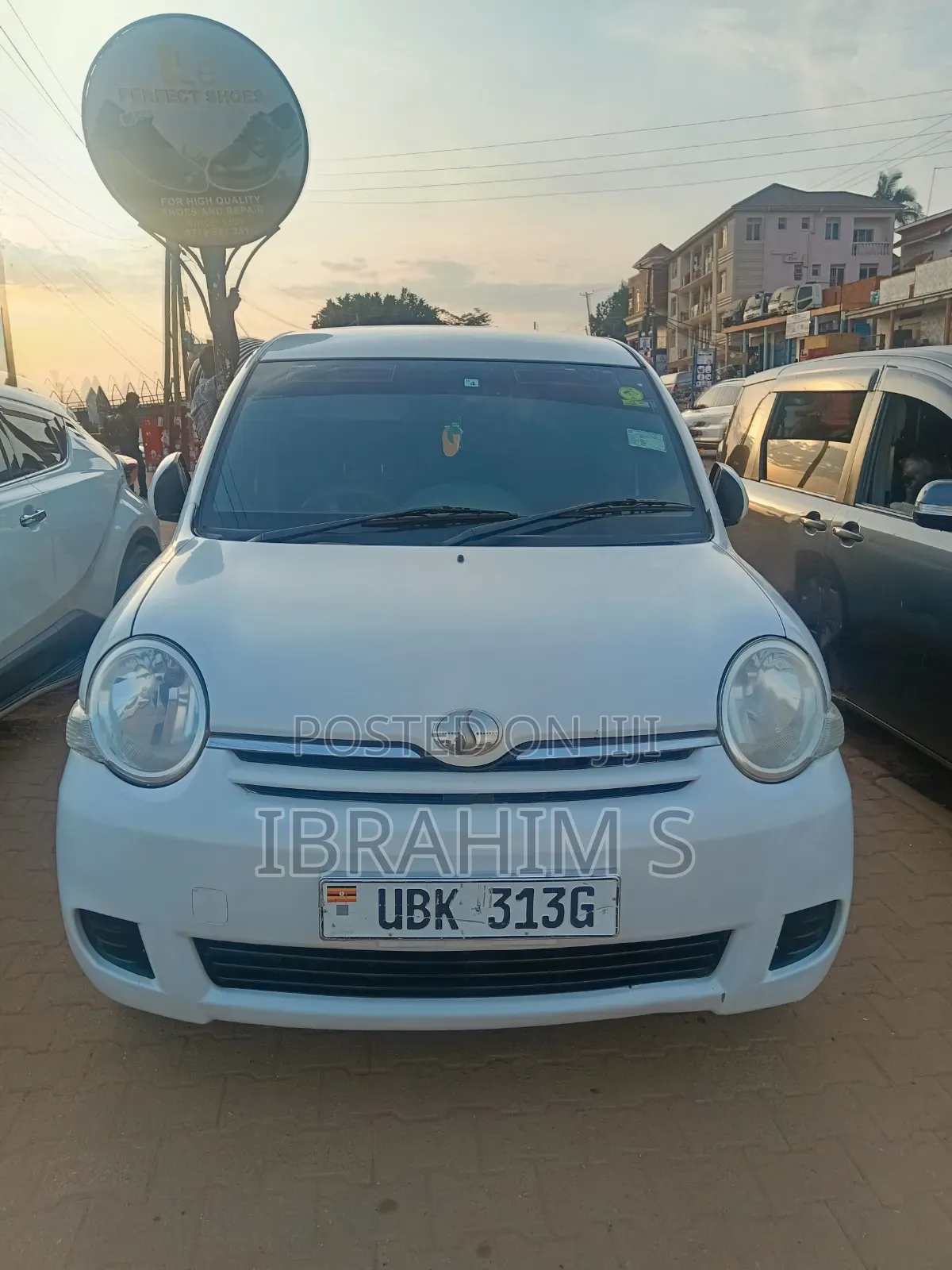 Toyota Sienta 2010 White