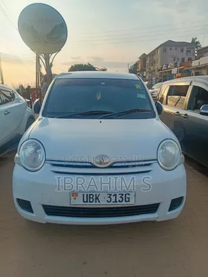 Toyota Sienta 2010 White