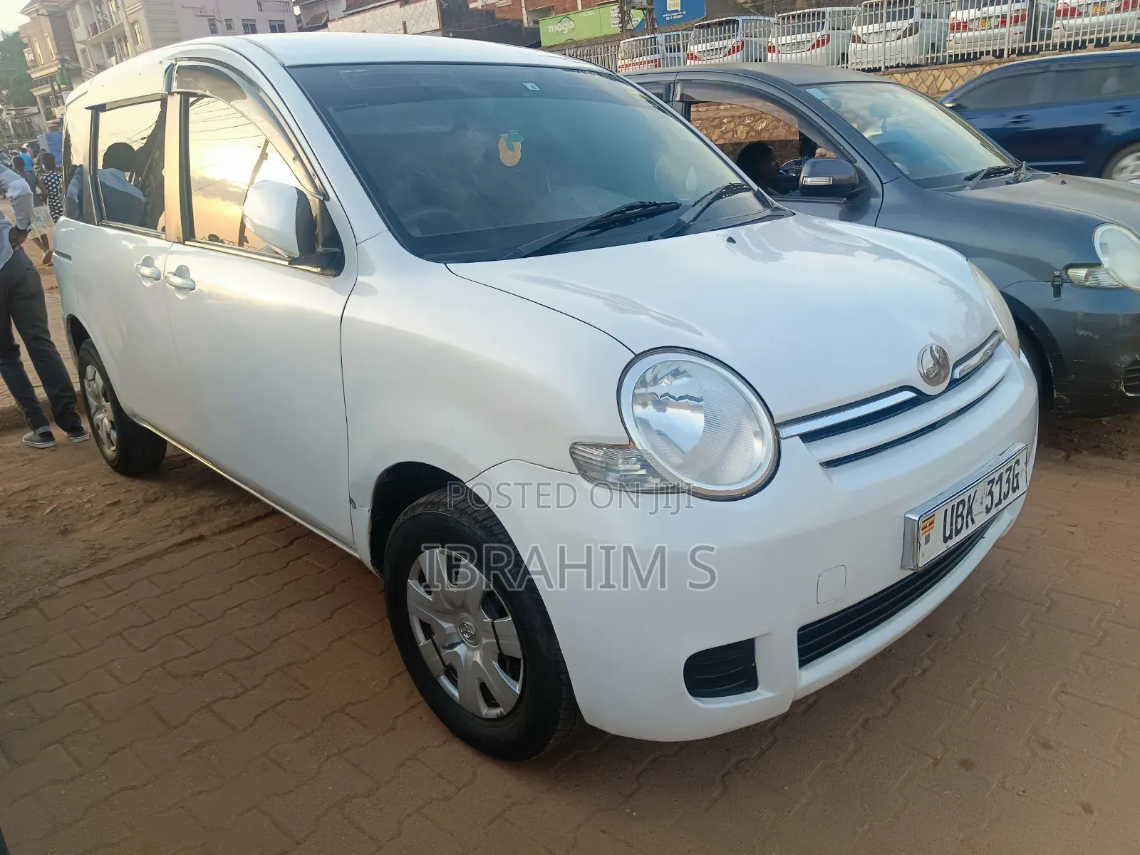 Toyota Sienta 2010 White