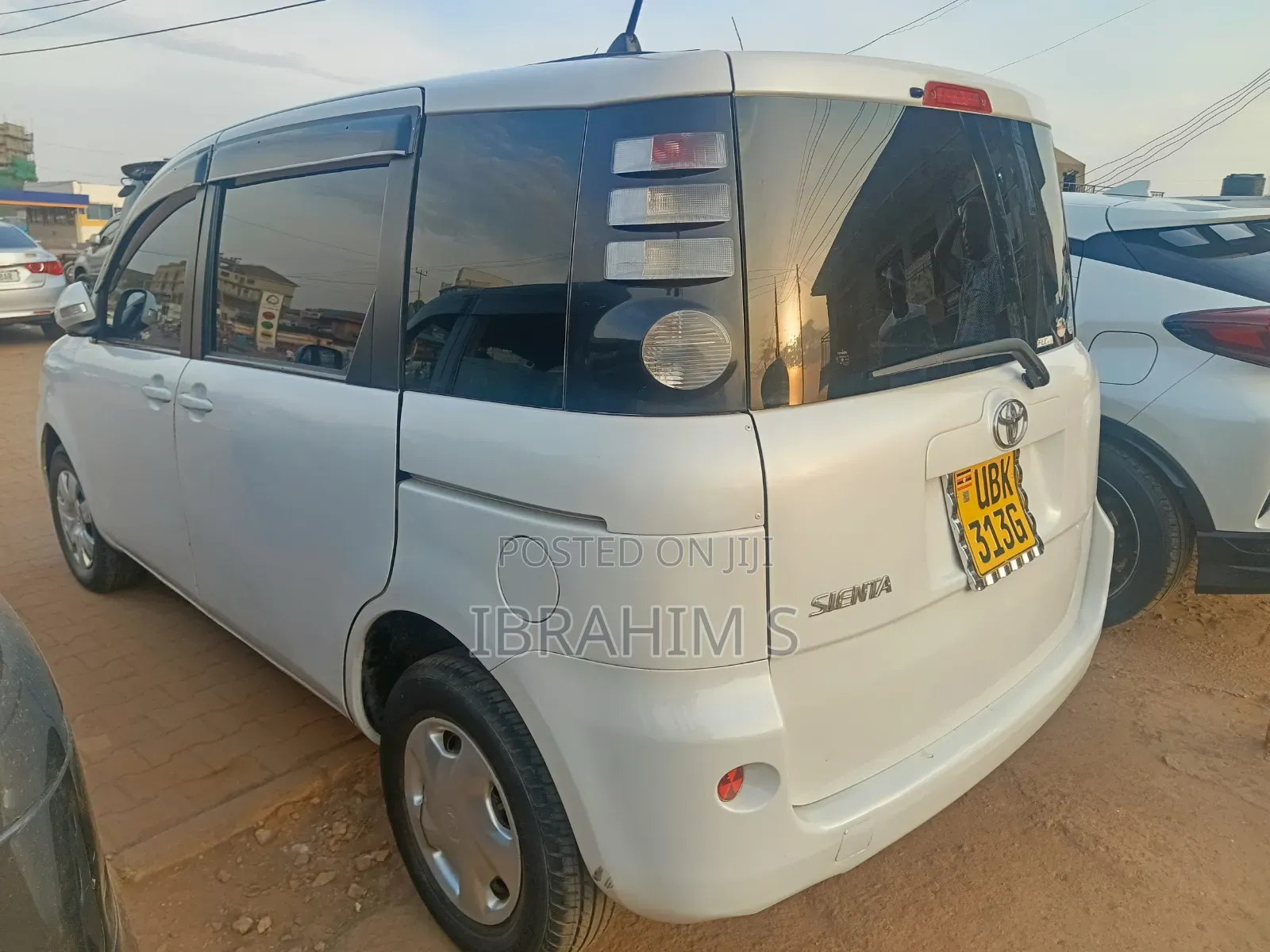 Toyota Sienta 2010 White