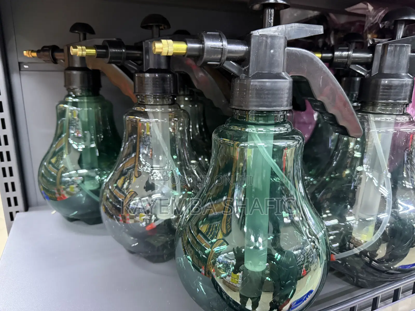 One Litre Colorless Spray Bottle