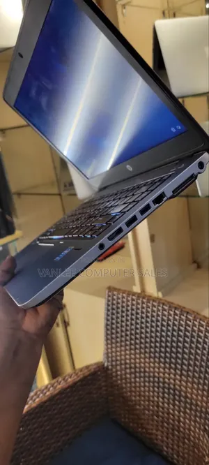 Laptop HP EliteBook 840 G2 8GB Intel Core i7 HDD+SSD 500GB