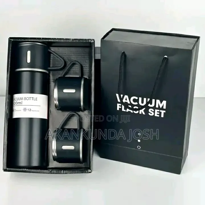 Double Wall 500ml Vaccum Flask Set With 3 Cups