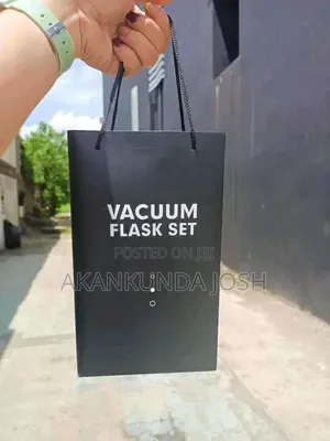 Vaccum Set Hot/Cold With 3 Cups