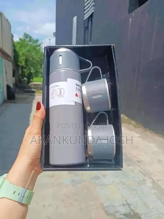 Vaccum Set Hot/Cold With 3 Cups
