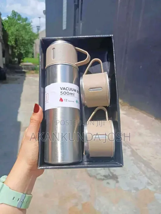 Vaccum Set Hot/Cold With 3 Cups