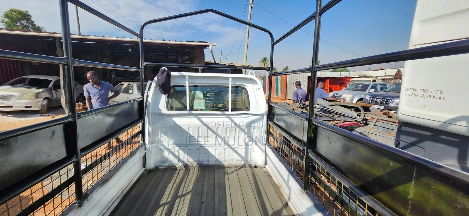 Suzuki Mini Dump Truck 1999 White Nyongeza
