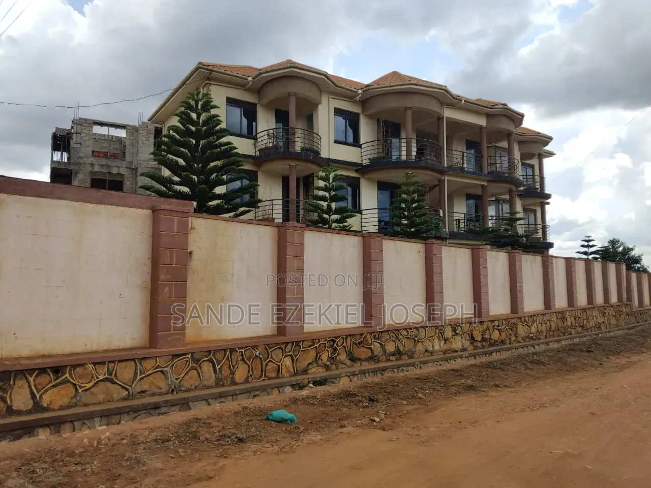 Furnished 3bdrm Apartment in Central Division for sale