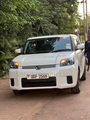 Toyota Corolla Rumion 2009 White