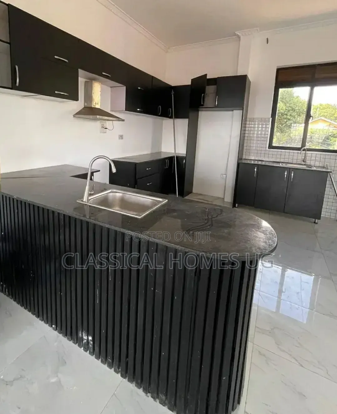 3bdrm Apartment in Lubowa Entebbe Road, Central Division for rent