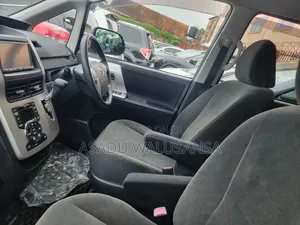 Toyota Noah 2012 Gray