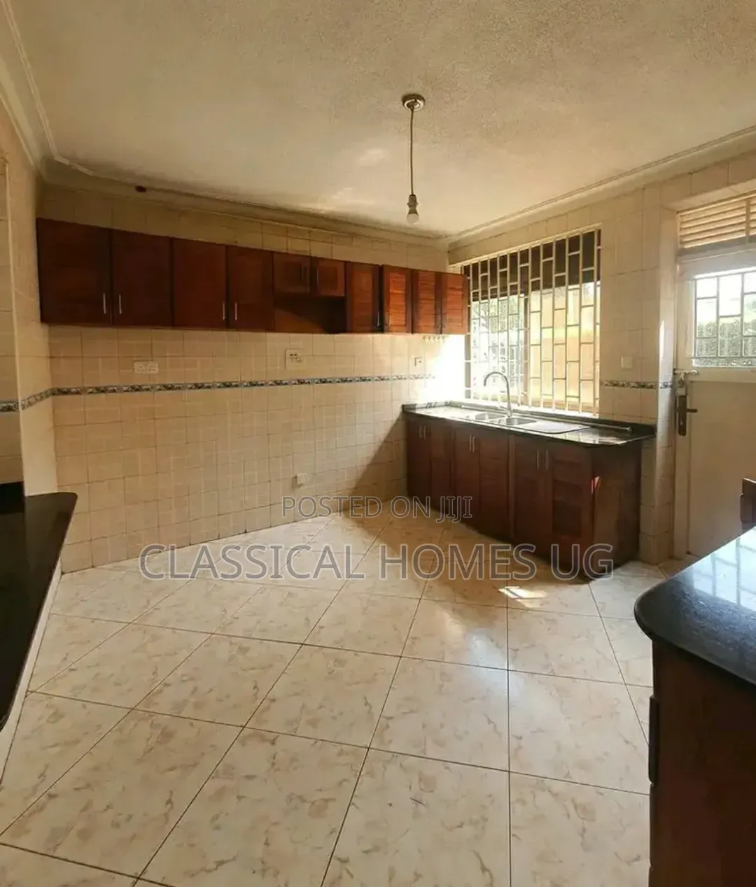4bdrm Duplex in Kitintale, Central Division for rent