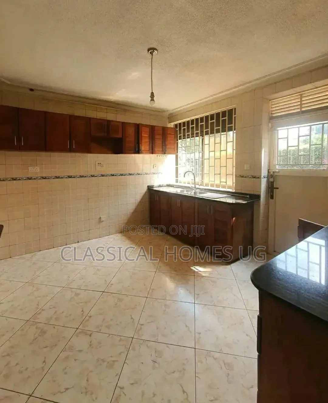4bdrm Duplex in Kitintale, Central Division for rent