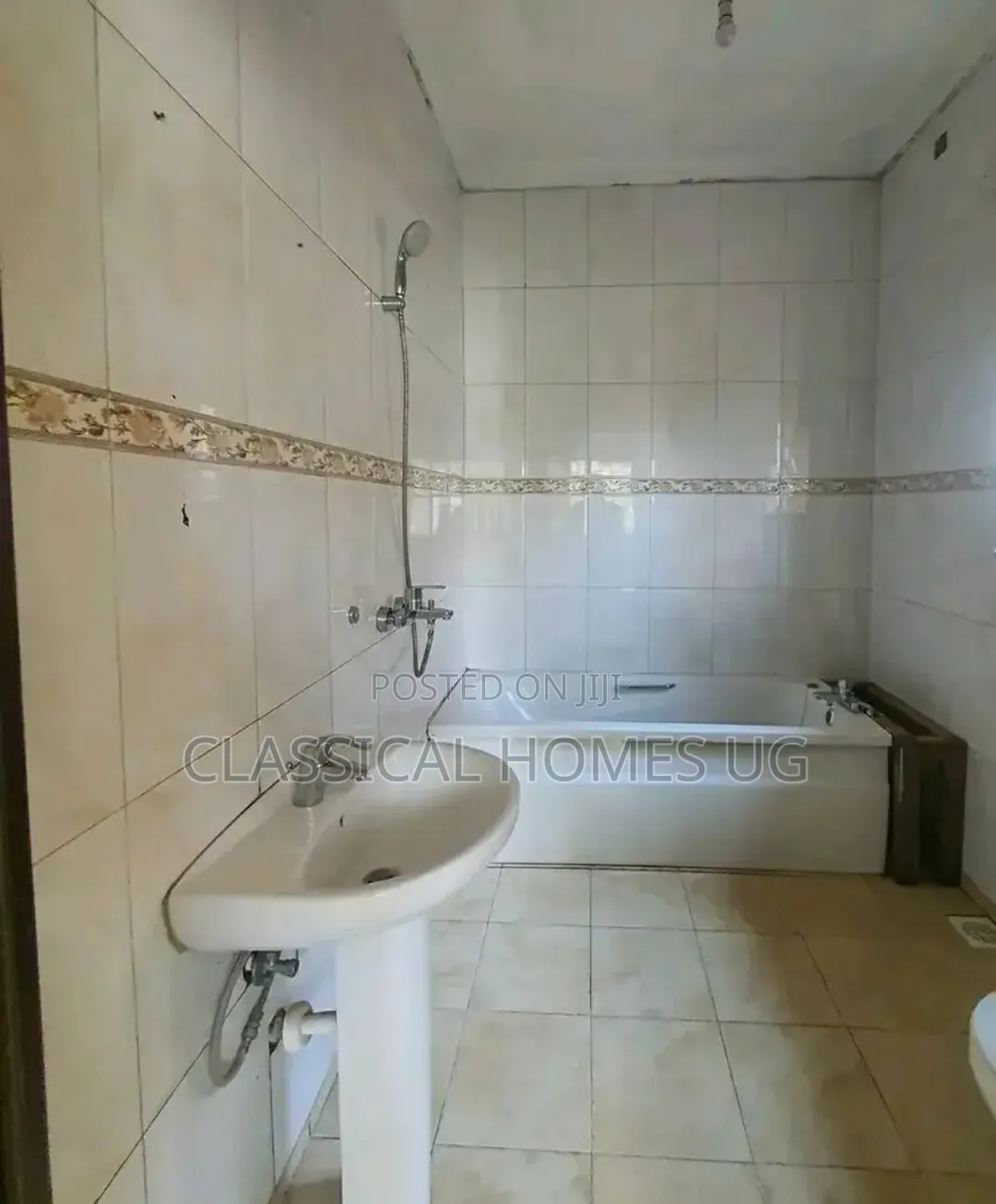 4bdrm Duplex in Kitintale, Central Division for rent