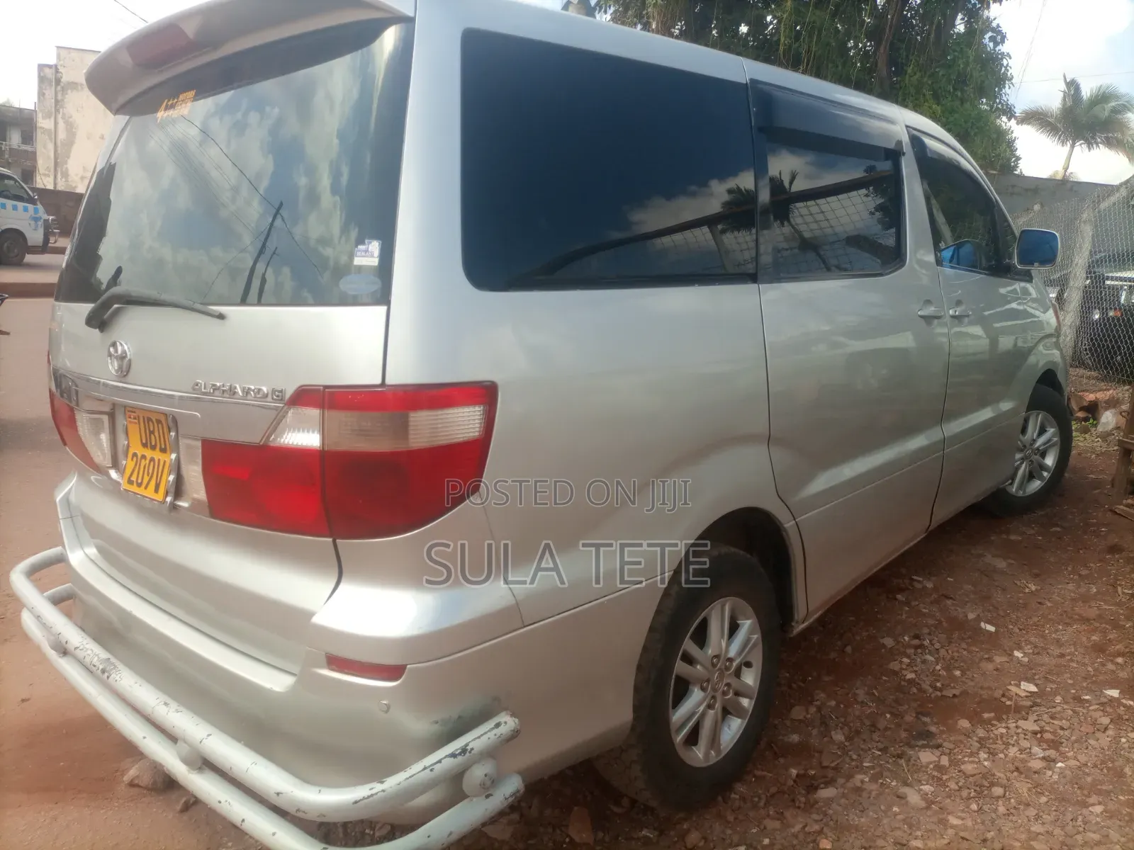 Toyota Alphard 2.4 Petrol AWD 2004 Silver