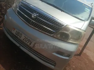 Toyota Alphard 2.4 Petrol AWD 2004 Silver
