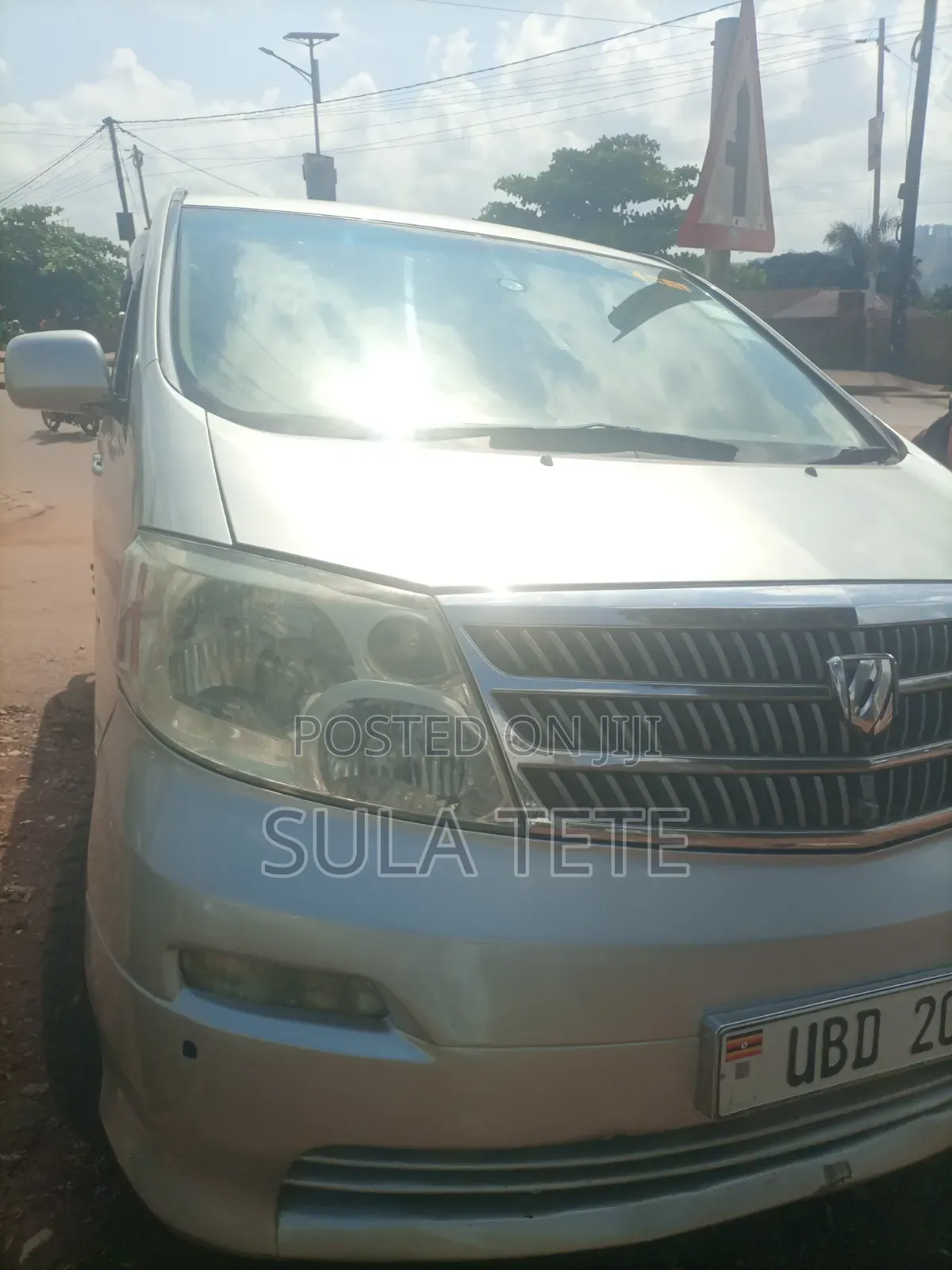 Toyota Alphard 2.4 Petrol AWD 2004 Silver