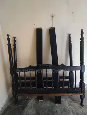 Am Selling a Bed 5x6 Still in Good Condition