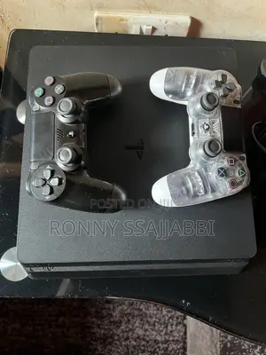 Play Station 4 ( Ps4)
