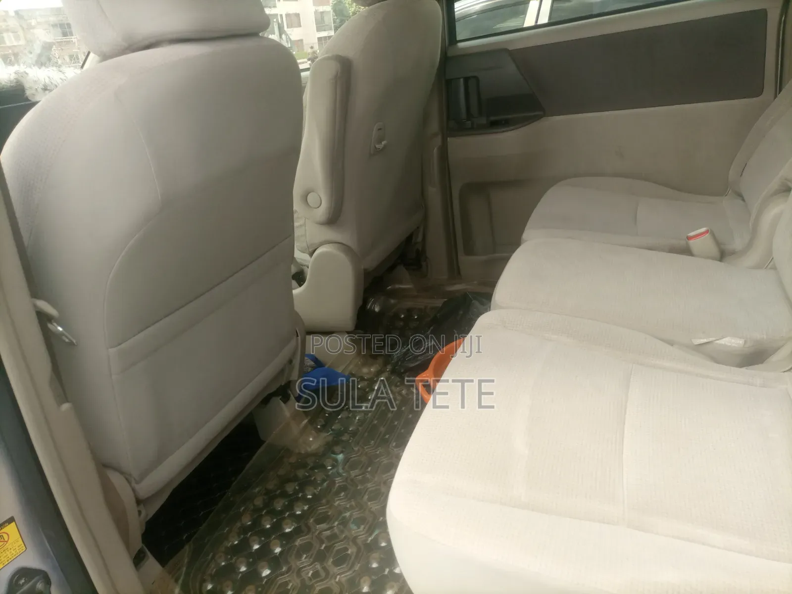 Toyota Noah 2.0 143hp AWD (7 Seater) 2008 Silver