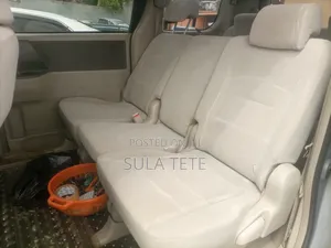 Toyota Noah 2.0 143hp AWD (7 Seater) 2008 Silver