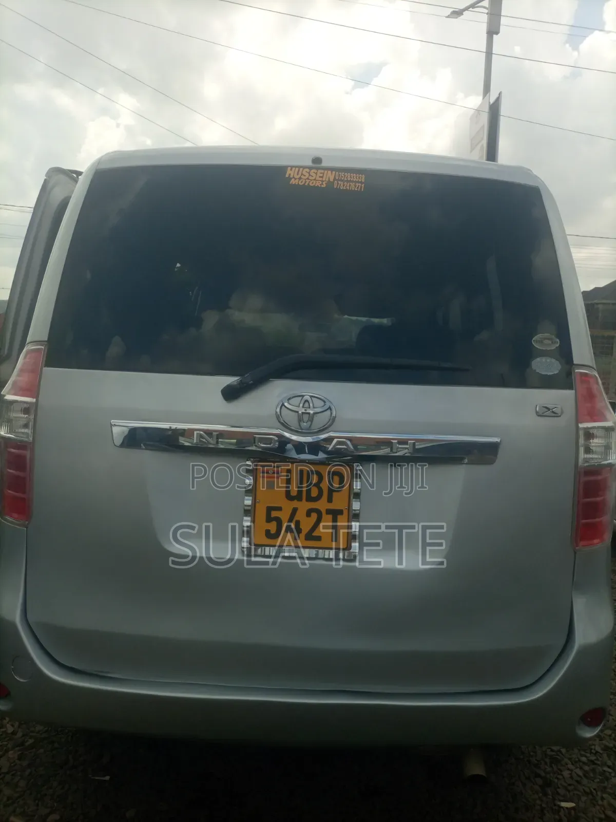 Toyota Noah 2.0 143hp AWD (7 Seater) 2008 Silver