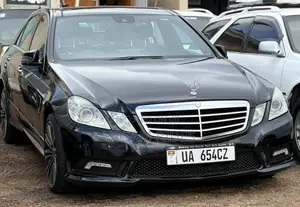 Mercedes-Benz E300 2011 Black