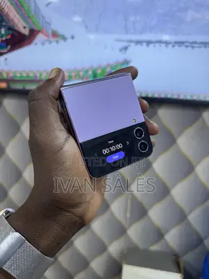 Samsung Galaxy Z Flip4 256 GB Purple