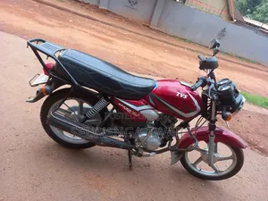 TVS HLX 125 2022 Red