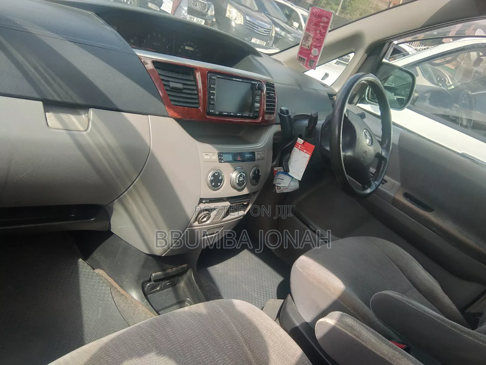 Toyota Noah 2.0 FWD (8 Seater) 2002 Silver