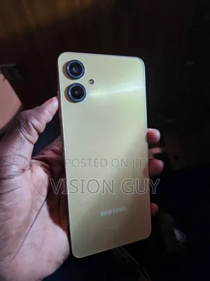 Samsung Galaxy A06 64 GB Yellow