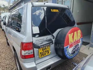 Mitsubishi Pajero IO 2000 Silver